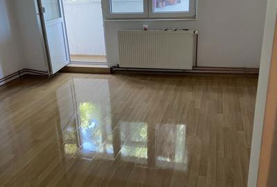 Garsonieră decomandată în 13 Septembrie