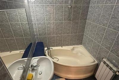 Apartament cu 2 camere semidecomandat, mobilat în 1 Mai - 10