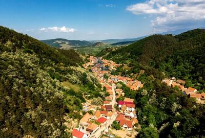 Duplex cu 6 camere cu Canalizare în Tălmaciu - 1