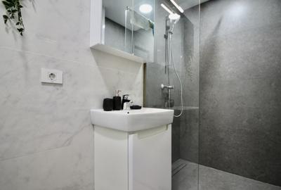 PARCUL CAROL-MITROPOLIT GRIGORE, GARSONIERA COCHETA, BLOC 20 PARCUL CAROL-MITROPOLIT GRIGORE, GARSONIERA COCHETA, BLOC 20 - 27