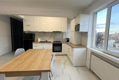 Apartament 3 camere central cu parcare si priveliste - 2