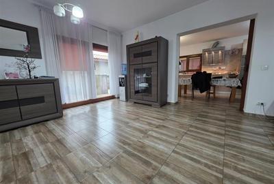 Vila cu 4 .camere 3. bai --249 mp utili - teren 881mp - 17