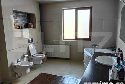 Casă cu 4 camere cu Teren 621 Mp în Central