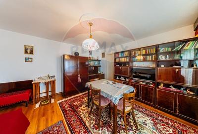 Apartament cu 2 camere semidecomandat, mobilat în Boul Roșu