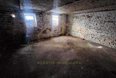 Casă individuală cu 4 camere cu Canalizare în Complex Studențesc - 11