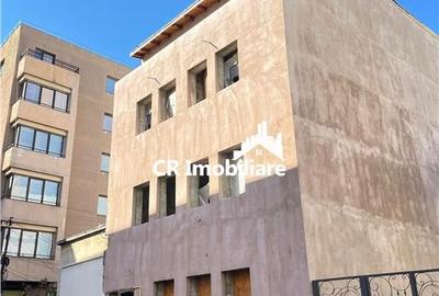 Casă cu 10 camere cu Canalizare în Eminescu - 2