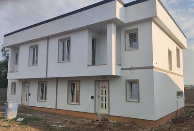 Casă cu 5 camere în Central