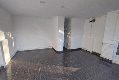 Spațiu comercial, de 20 mp, în Central - 3