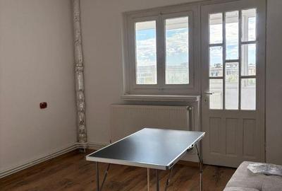 Apartament cu 2 camere decomandat în Craiovița Nouă