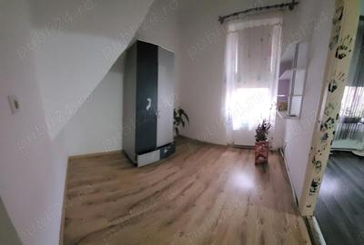 Casă cu 4 camere în Central - 2