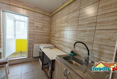 Apartament cu 2 camere decomandat în Micro 14 - 6