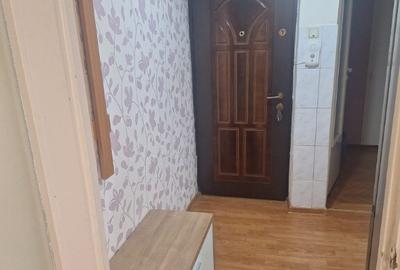 Inchiriez apartament pe strada Toamnei nr 1 - 10