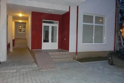 Proprietar inchiriez birou 50 mp - 1