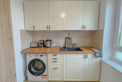 Apartament cu 2 camere decomandat, mobilat în Tractorul - 9