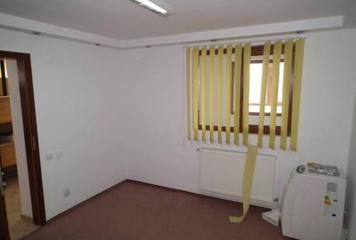 Casă cu 5 camere cu Teren 350 Mp în Domenii - 2
