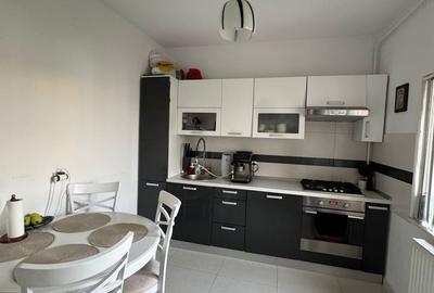 Apartament cu 4 camere decomandat în Central - 2