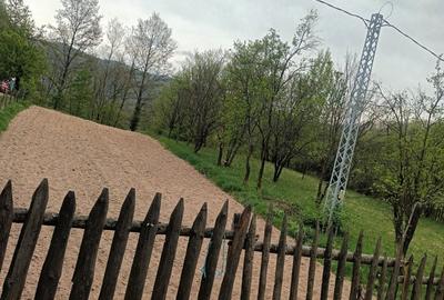 Spațiu comercial, în Pui