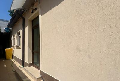 Casa la sol, renovata ,caramida, pentru locuit sau spatiu birouri, zona  buna - 16
