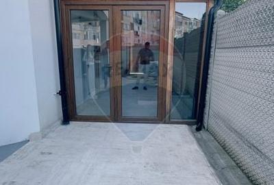 Casă cu 14 camere cu Teren 360 Mp în Central - 55