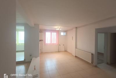 Apartament de vanzare 4 camere - living și 3 dormitoare - 4