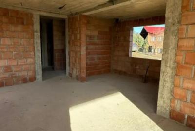 Casă cu 4 camere cu Teren 536 Mp în Groși - 8