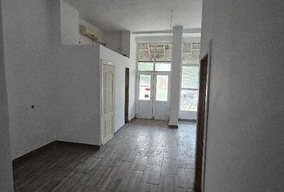 Spațiu comercial, de 70 mp, în Valea - 4