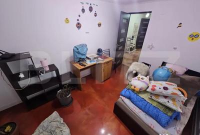 Casă cu 5 camere cu Teren 4381 Mp în Central - 4