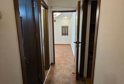 Apartament cu 3 camere decomandat în Tătărași - 11