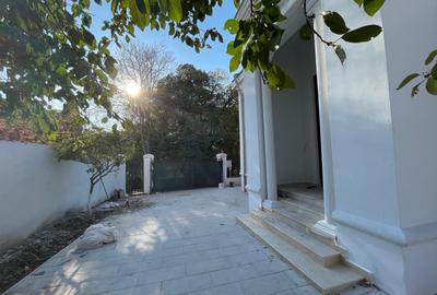 UNIRII COPOSU-VILA RENOVATA 2025 UNIRII COPOSU-VILA RENOVATA 2025 - 1