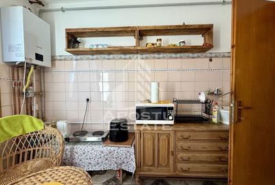 Apartament 2 camere, boxa in curte, centrala proprie, zona centrala - 6