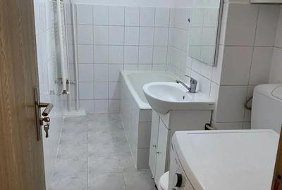 Garsonieră decomandată în Complex Studențesc