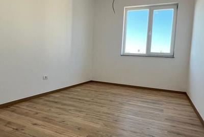 Casă cu 5 camere cu Teren 400 Mp în Ciupercenii Noi - 1