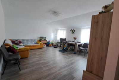 Km 5 Apartament 2 camere decomandat, la Mansarda 48 mp.incalzire pe gaze, liber - 2