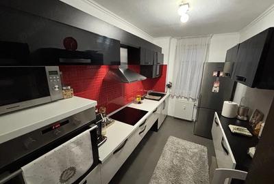 Apartament cu 3 camere decomandat în Nufărul - 1