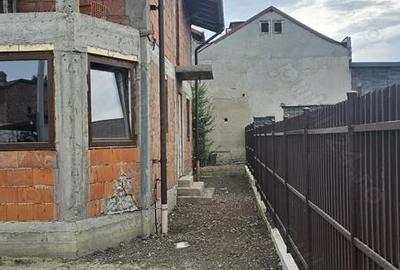 Casă cu 4 camere cu Teren 367 Mp în Central - 8
