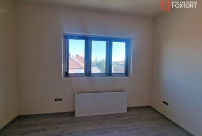 Duplex cu 4 camere cu Canalizare în Moșnița Nouă - 1