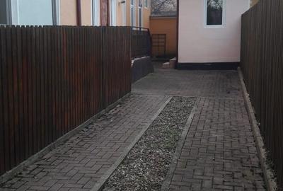 Casă cu 4 camere cu Teren 234 Mp în Central - 10