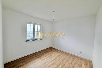 Duplex cu 4 camere cu Canalizare în Ipotești - 8