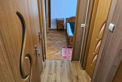 Apartament cu 3 camere semidecomandat în Cornișa - 2