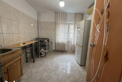 Apartament cu 3 camere decomandat în 13 Septembrie - 5