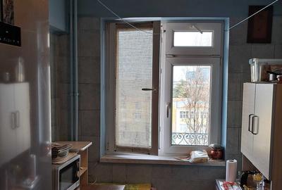 Apartament cu 3 camere semidecomandat în Drumul Taberei - 1