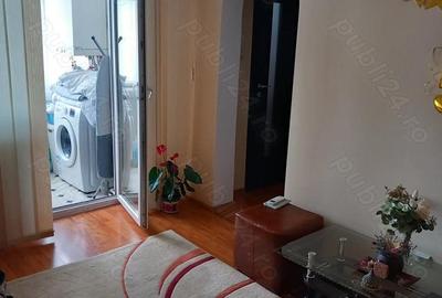 Apartament cu 3 camere semidecomandat în Central - 3