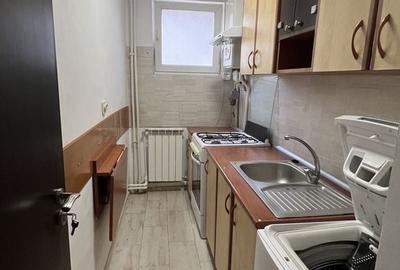 Garsonieră decomandată în Gorjului
