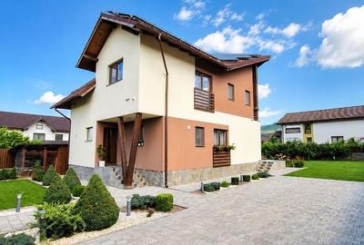 Casă cu 4 camere în Turcheș