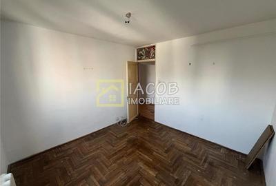 Apartament cu 3 camere decomandat în Narcisa - 9