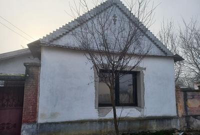 Casă și teren, 1.000 mp, Ciulești. 18.500 E. Comision 0 - 7