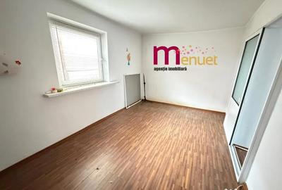 Casă cu 5 camere cu Garaj în Piața Nouă - 9
