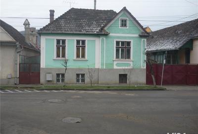 Casă cu 4 camere cu Teren 124 Mp în Sighișoara - 1