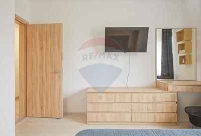 Apartament cu 3 camere decomandat în Tractorul - 8