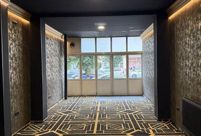 Spațiu comercial, de 68 mp, în Central - 8